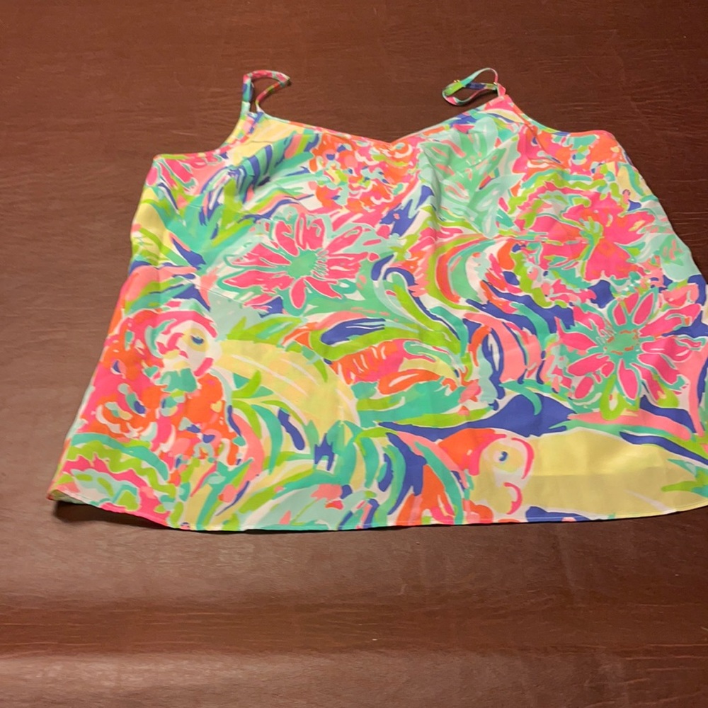 Lilly tank